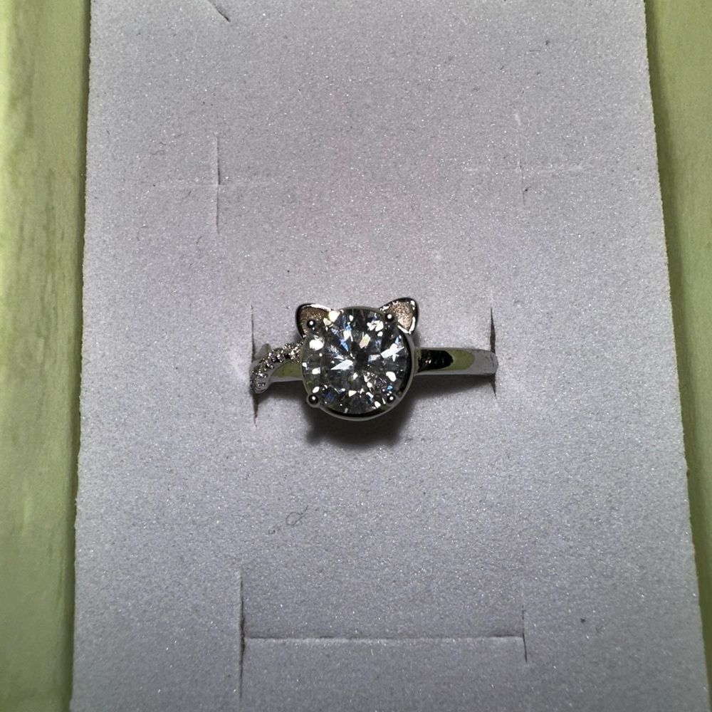 Sterling silver Moissanite Cat Ring with Crystal Accent - Picture 5 of 9